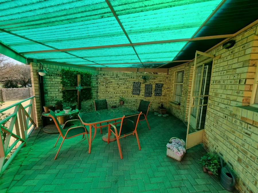 4 Bedroom Property for Sale in La Provance Free State